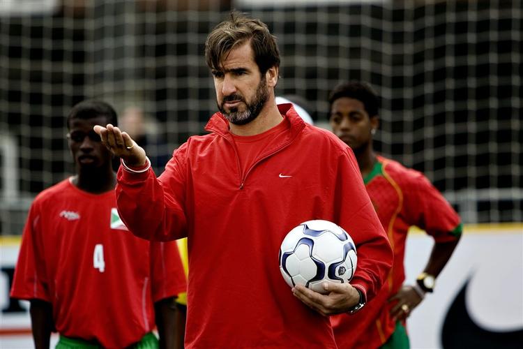 VM i fodbold for hjemløse er i fuld gang. Turneringen og gæstevisit fra den tidligere franske stjerne Eric Cantona, har sat fokus de hjemløse. Københavns Kommune vil nu følge op med konkrete initiativer. 