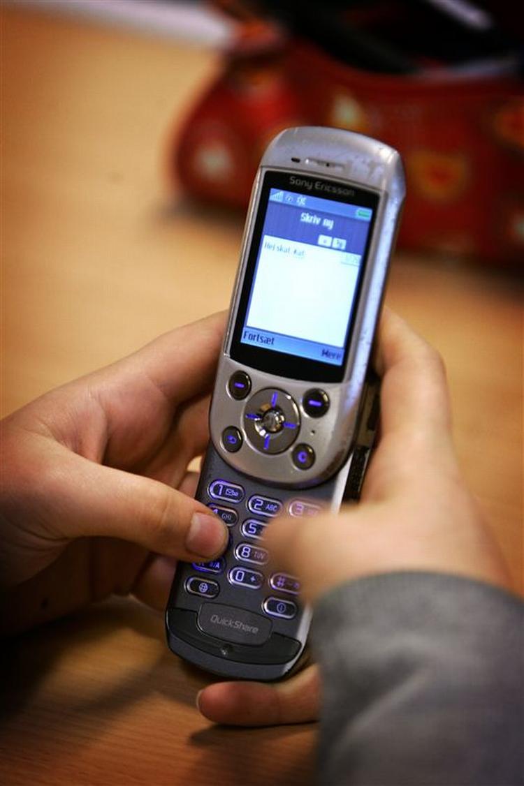 Med en rente på nogle gange 700 procent er unge snart mål for et nyt selskab, der vil tilbyde lån via en sms på mobiltelefonen. 
