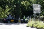 Et område i det engelske grevskab Surrey bliver i øjeblikket finkæmmet for at finde årsagen til udbruddet af mund- og klovsyge. 