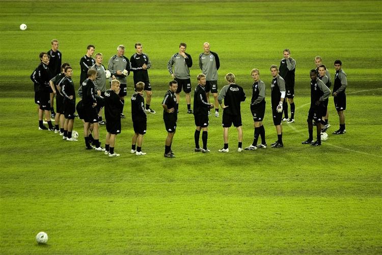 Ståle Solbakken havde alle mand klar til den sidste træning inden aftenens kamp mod Beitar Jerusalem. 