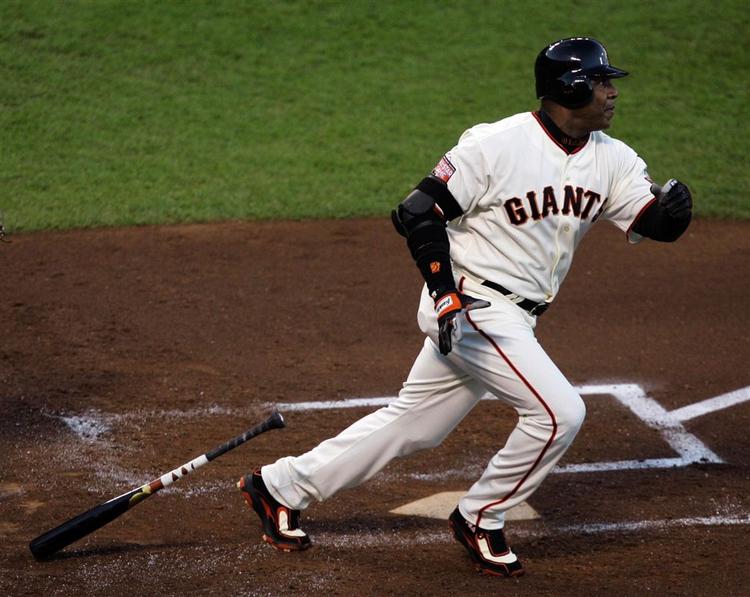Barry Bonds slår rekorden. 