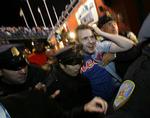 Matt Murphy måtte politibeskyttes efter at han havde grebet Barry Bonds' 756. rekordgivende home run-bold 