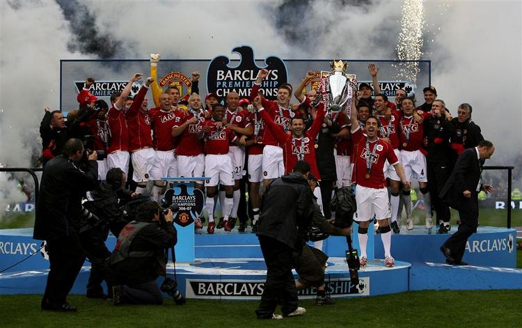 Politiken.dk's læsere levner ikke de andre hold i Premier League mange chancer. Manchester United bliver på tronen. 