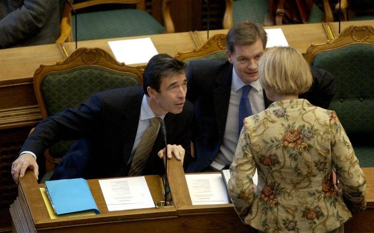 Anders Fogh Rasmussen og Bendt Bendtsen har ikke flertal sammen med Dansk Folkeparti i ny meningsmåling fra Rambøll. 