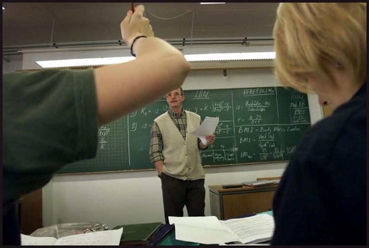 Det er ok med reklamer i folkeskolen, mener skoleledernes formand. 