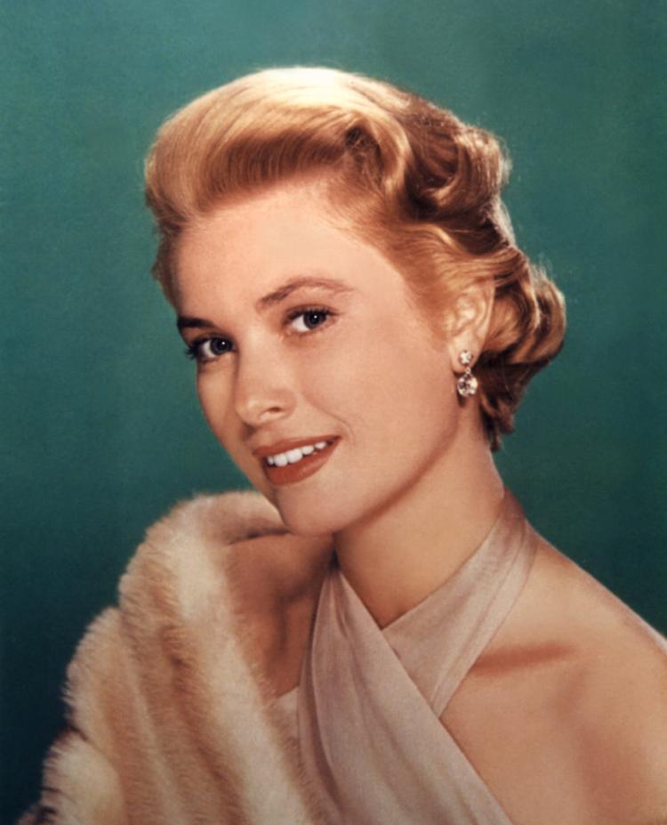 Grace Kelly var i virkelighedens verden gift med Fyrst Rainier af Monaco. På Vienna Art Orchestras konceptplade bliver hun  sat sammen med filosoffen René Descartes. 