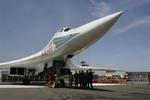 På billedet ses et russisk overlydsfly:  Tu-160. Flyet er et strategisk bombefly. 