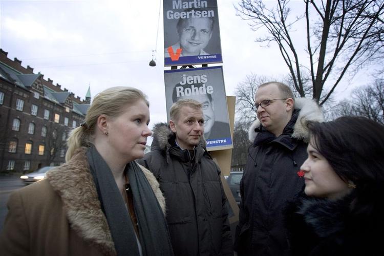 Fra venstre til højre, kommende fritids- og kulturborgmester Pia Allerslev ved siden af Martin Geertsen, samt venstrepolitikere Kenneth Nielsen og Henriette Lefort. 
