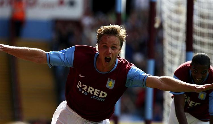 Trods sin fatale sæsonstart får Martin Laursen roser af sin svenske forsvarsmakker i Aston Villa, Olof Mellberg. 