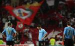 FCK'erne hang med næbbet efter kampen mod Benfica. Derimod var der tilfredshed, hos portugiserne, hvor træner Fernando Saints trods uorganiseret spil fik den sejr, han ville have. 