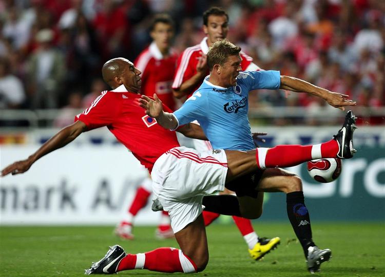 Landstræner Morten Olsen spår FC København gode chancer for at går videre mod Benfica. 