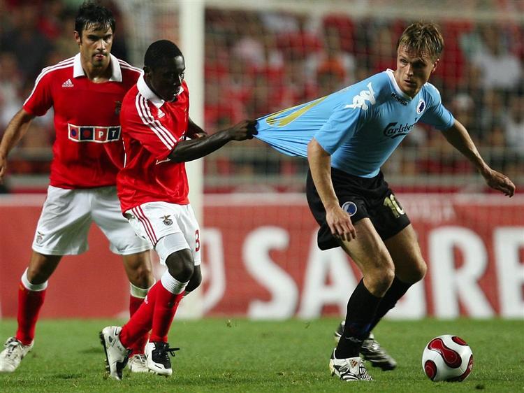 Jesper Grønkjær (t.h.) har karantæne i den kommende kamp mod Benfica, men de øvrige FCK-spillere kan forvente maksimal støtte fra de fyldte  tribuner. 