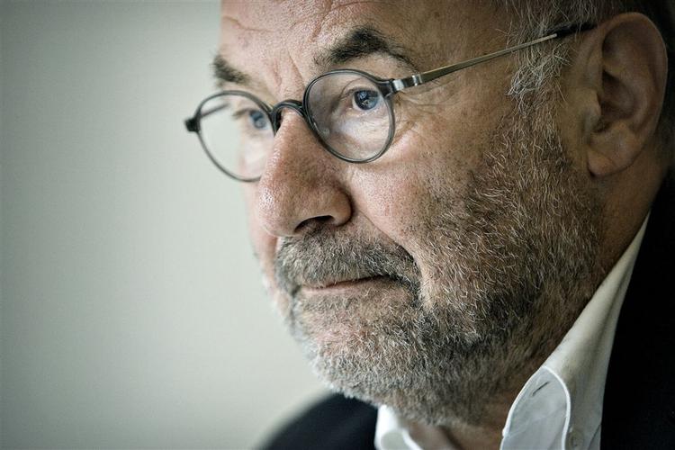 Den tidligere radikale kulturminister Ebbe Lundgaard har ikke skiftet fra de radikale til Ny Alliance, som flere medier ellers har fortalt. 