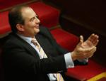 Demokratiets vugge har stået i Grækenland, mens landet er stadig en del af Europas fattiggård. Costas Karamanlis har udskrevet valg. 