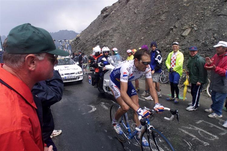 Jose Luis Arrieta foreviget i et udbrudsforsøg på niende etape af  Tour de France i 1999. 