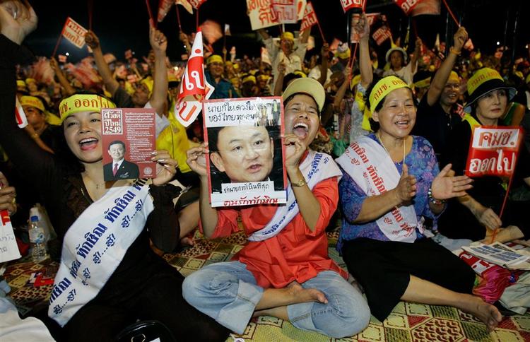 Scene fra en nylig støttedemonstration til fordel for den afsatte regeringschef Thaksin. 