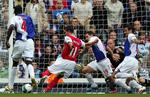 Hollandske van Persie bringer Arsenal foran. 