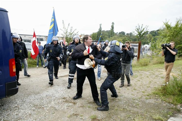 Demonstrationen i Kolding førte til sammenstød mellem nazister, moddemonstranter og politi. 