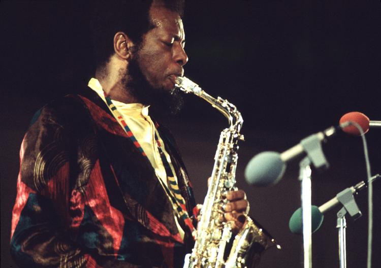På 'New And Old Gospels' gør Ornette Coleman et forsøg på at spille konventionel jazz. Resultatet er en blandet fornøjelse. 