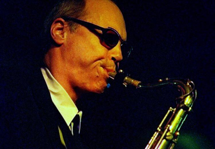 Bob Rockwell har skiftet tenorsaxofonen ud med en altsaxofon på Kjeld Lauritsens nye plade. 