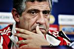 Fernando Santos er fortid i Benfica og flere portugisiske medier har spanieren Juan Antonio Camacho som favorit til at overtage det ledige job. 