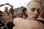 Bøsser og lesbiske fejrer deres homoseksualitet på Copenhagen Pride i et optog gennem København i 2006. 