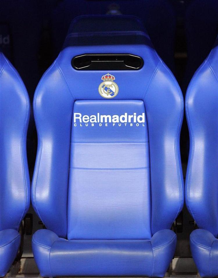 Der venter måske FC Midtjyllands Simon Kjær en plads på Real Madrids træningsbænk. Spanierne har angiveligt budt 5,5 millioner for forsvarstalentet. 