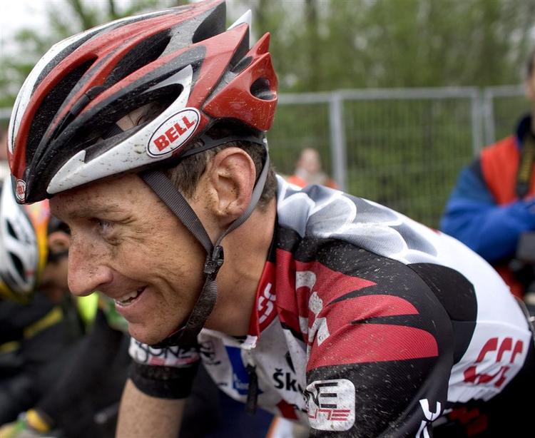 Kurt Asle Arvesen har to store opgaver i september: det norske kommunalvalg og VM i cykling. 