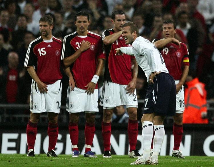 David Beckham mener ikke, at den tyske forsvarsmur er langt nok væk. 