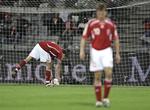 Daniel Agger og Jesper Grønkjær får hård kritik for indsatsen mod Irland onsdag aften. 