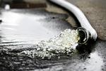 Falck måtte i nat atter engang rykke ud med vandpumperne. 