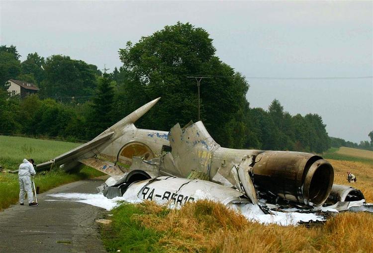 Arkivfoto fra 2. juli 2002 dagen efter flykollisionen over Sydtyskland. 