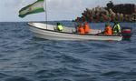 Soldater fra den afrikanske unions fredsstyrke holder øje med sørøvere ud for hovedstaden Mogadishu. 