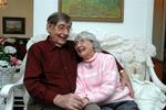 Roy and Muriel Etter blev gift som 81-årige i 2004 - 63 år efter, at de forlod den samme skoleklasse. 