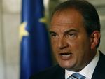 Ministerpræsident Karamanlis er kommet i ilden efter skovbrande. 