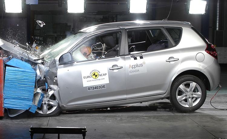 Ofte har koreanske biler opnået et halvsløje resultater i diverse crashtest. Kia Ceed scorer topkarakter på fem stjerner. 