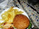 Burger med pomfritter