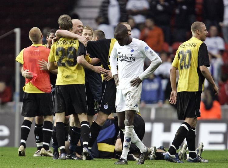 FCK og Atiba Hutchinson tabte pokalfinalen i maj måned mod OB. I 2007/2008-udgaven starter FCK med at  møde Fredericia på udebane. 