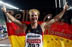 »Betty lad hammeren flyve«, står der på flaget. Og det gjorde Betty Heidler så. 