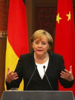 Den tyske kansler Angela Merkel holder fast i førstepladsen over verdens mest magtfulde kvinder. 
