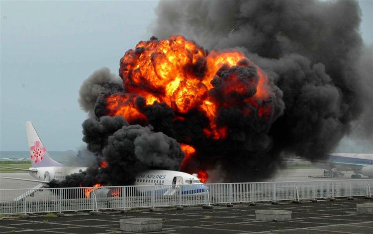 SAS tjekker nu 50 fly efter voldsom eksplosion i et Boing 727-fly i sidste uge i Japan. 