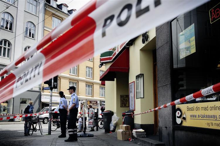 Den sindslidende, der for et år siden blev skudt og dræbt i en 7-Eleven-kiosk kunne med sin kniv have voldt alvorlig skade på den ene af de to betjente, der skød ham. Det vurderer en retsmediciner, der i dag var indkaldt som vidne. 
