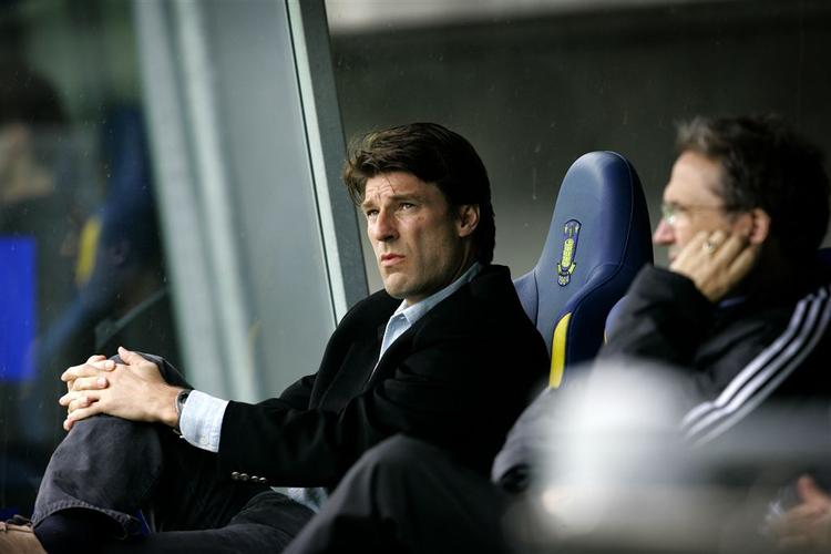 Tidligere Brøndby-træner, Michael Laudrup, kaldet det 'naturligt' at kriseramte Brøndby skifter ud i ledelsen. 