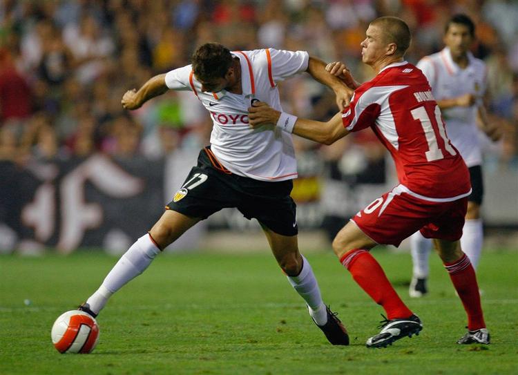 I modsætning til sine nye holdkammerater har Samuel Holmén spillet europæisk i år. Han var med, da Elfsborg i tredje kvalifikationsrunde til Champions League blev besejret af Joaquin Sanchez og Valencia. 