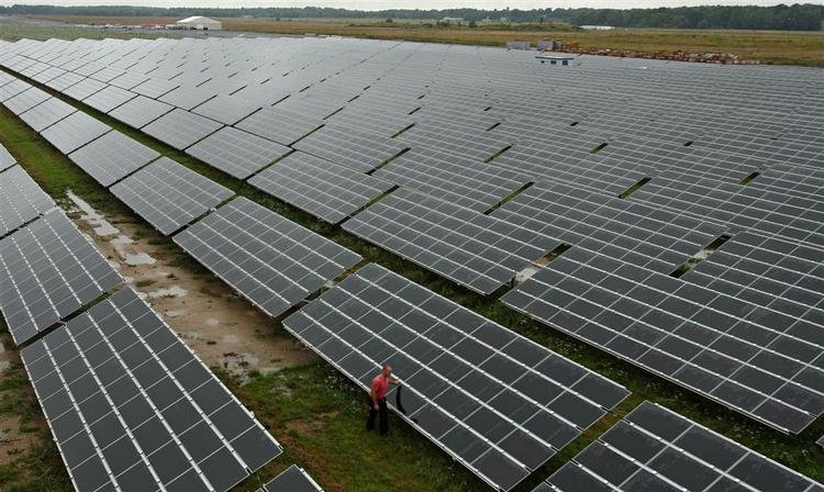 Solcelleenergi er ifølge Greenpeace ikke bare godt for miljøet, men også for pengepungen. 