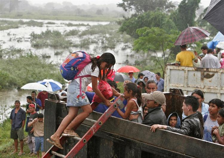 Flere end 10.000 i Nicaragua tog flugten fra orkanen Felix. 