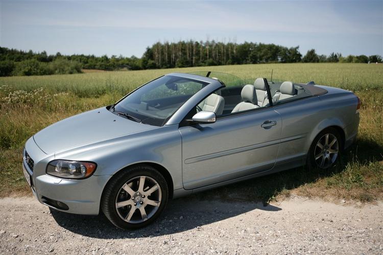 En del af Volvo C70-produktionen skal en tur på værksted. 