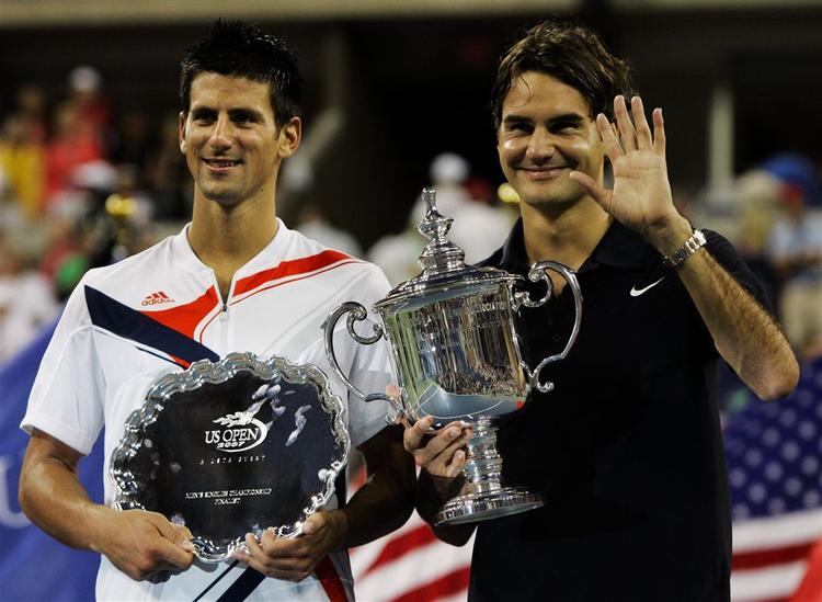 Novak Djokovic (tv) kunne ikke standse Roger Federer i US Open-finalen. 