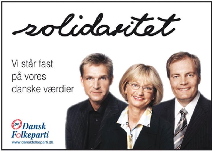 Den smilende DF-trio på plakaterne for 'danske værdier' er blevet ødelagt af små skilte med teksten 'racist' henover Pia Kjærsgaards ansigt. 