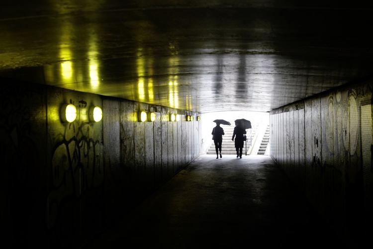 Der blev formodentlig anvendt stump vold mod den 10-årige pige i denne gangtunnel i Hellerup. 
